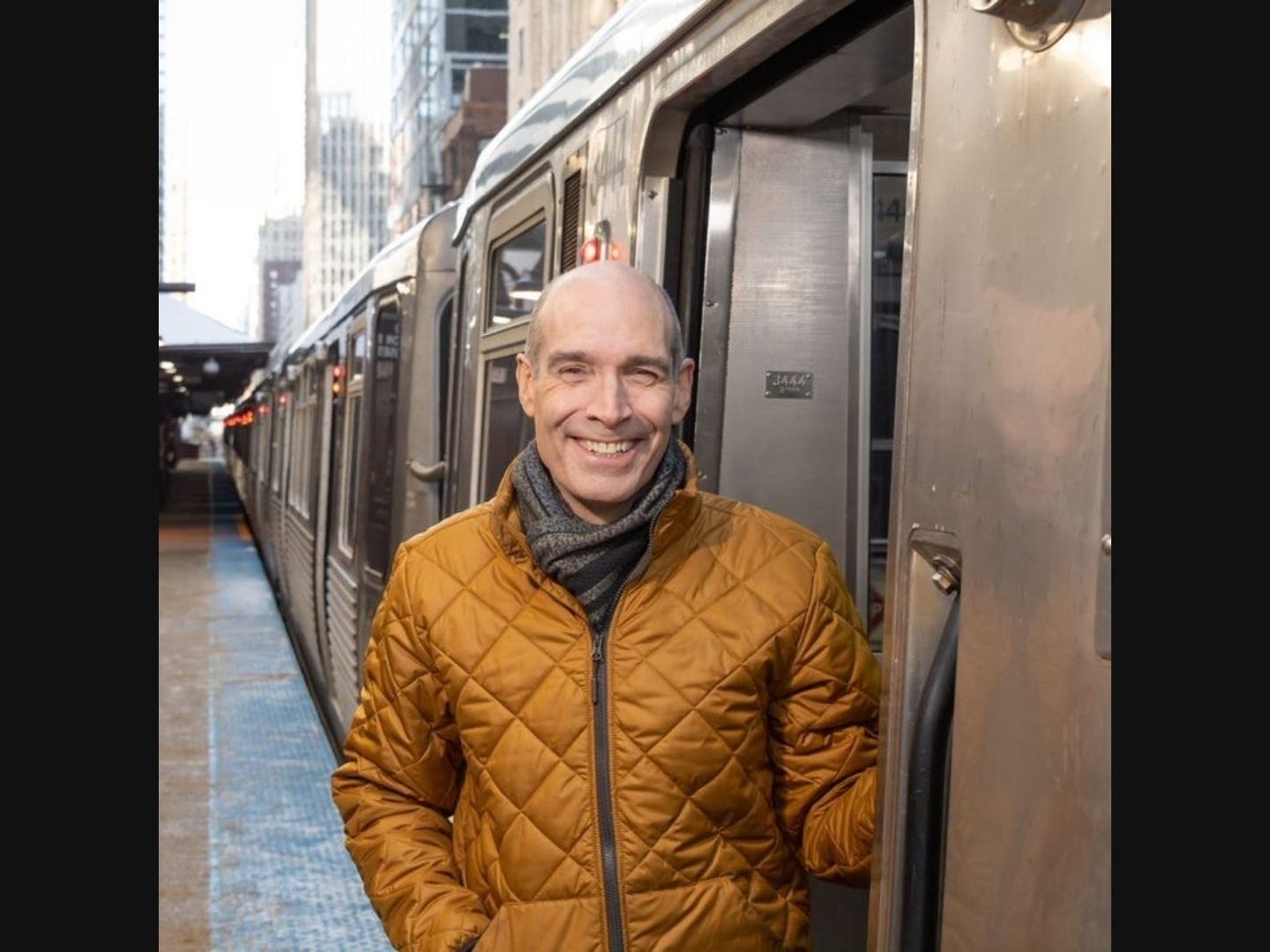 Geoffrey Baer, a fixture on Chicago’s PBS station WTTW for 30 years, will headline the 25th Annual Joan Golder Distinguished Senior Lecture Series on Wednesday, November 1, 2023, from 7 p.m. to 8:30 p.m. at North Shore Senior Center, Northfield, IL. 