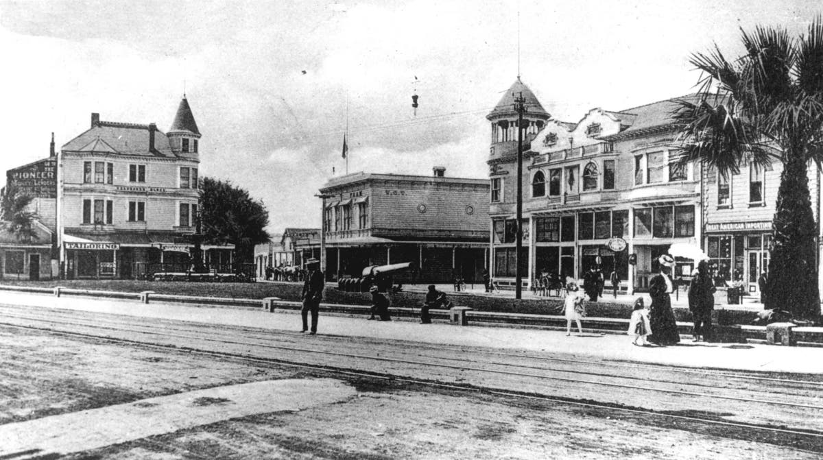 San Leandro Plaza, about 1908