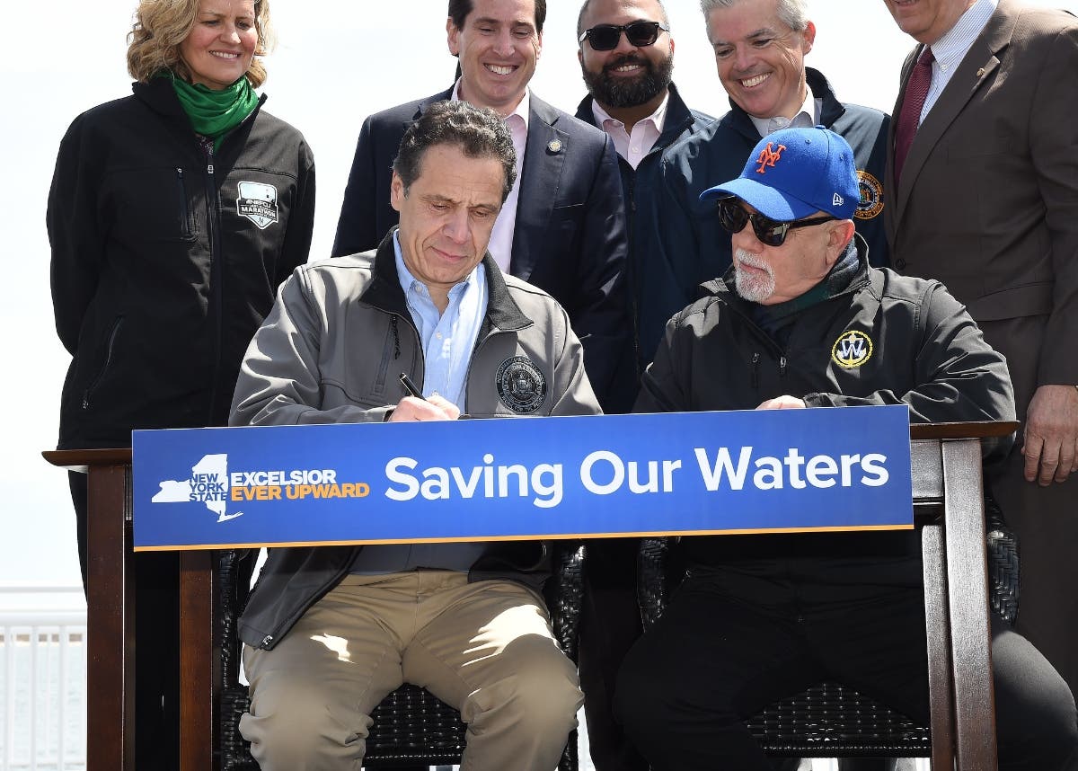 Gov. Cuomo, joined by Billy Joel, signed an offshore drilling ban at Jones Beach on Monday.