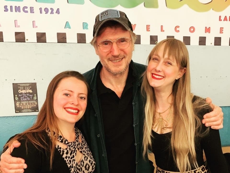 From left: Alyse Peterson, Liam Neeson, and Mahall's bar manager Cassie Trainer. 