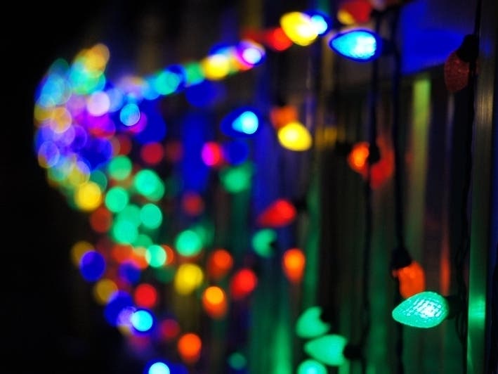 The lighting will begin at 6:15 p.m. and feature sweet treats and hot beverages.