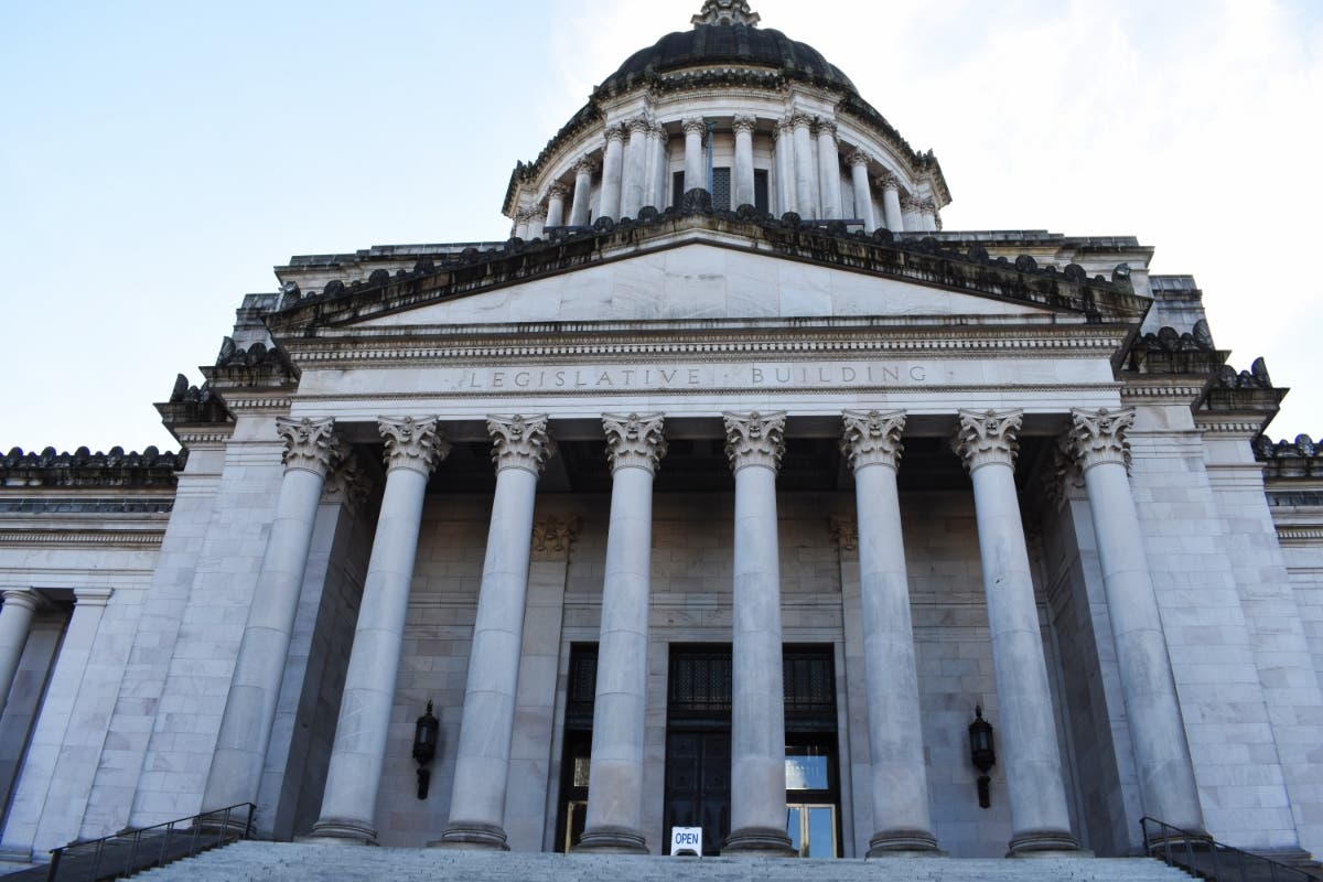 House and Senate lawmakers in Olympia have approved a measure to put Washington on permanent daylight saving time.
