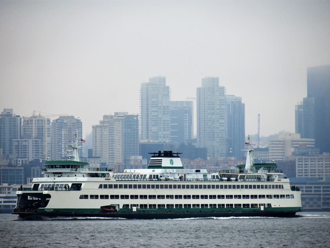 A ferry leaves Seattle headed for Bainbridge Island in January 2019. 