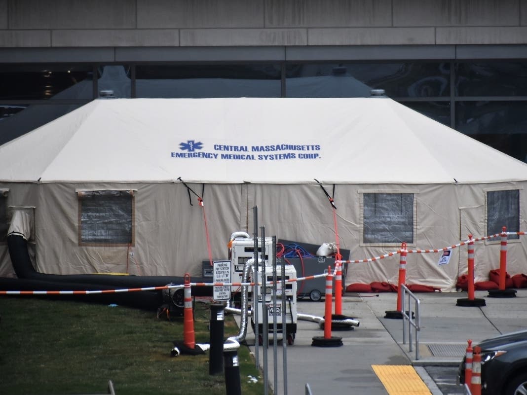 A coronavirus testing tent outside the UMass Medical Center in Worcester. 
