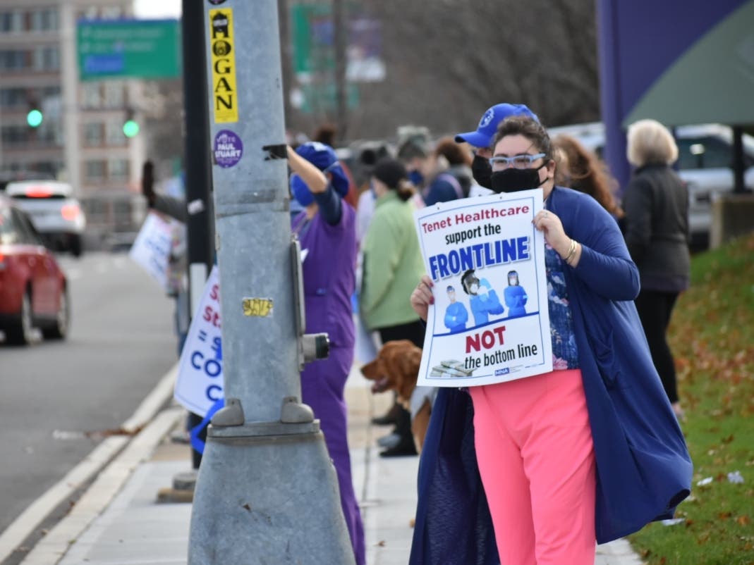 A mediator has suggested St. Vincent Hospital nurses and executives meet in Washington, D.C., to continue negotiations. 
