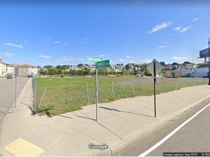 The corner of Arwick and Quinsigamond avenues, which may become a Neon Marketplace gas station.