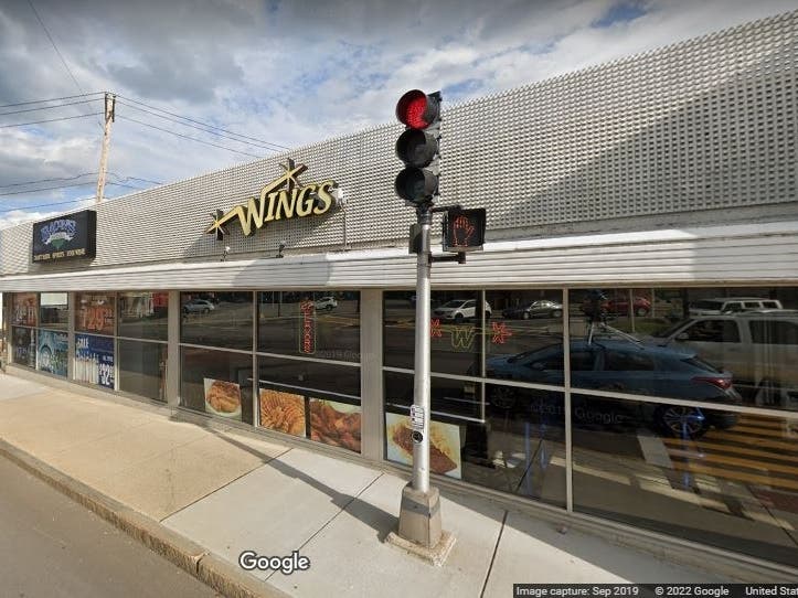 A Fire Dough Kitchen pizza restaurant will replace Wings Over's Waverly Street location in Framingham. 