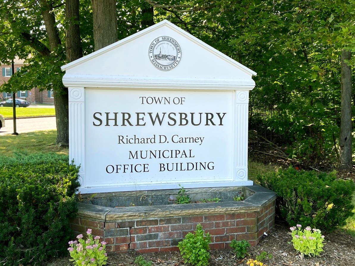 Polls in Shrewsbury open at 7 a.m. on May 3 for the spring 2022 election. 