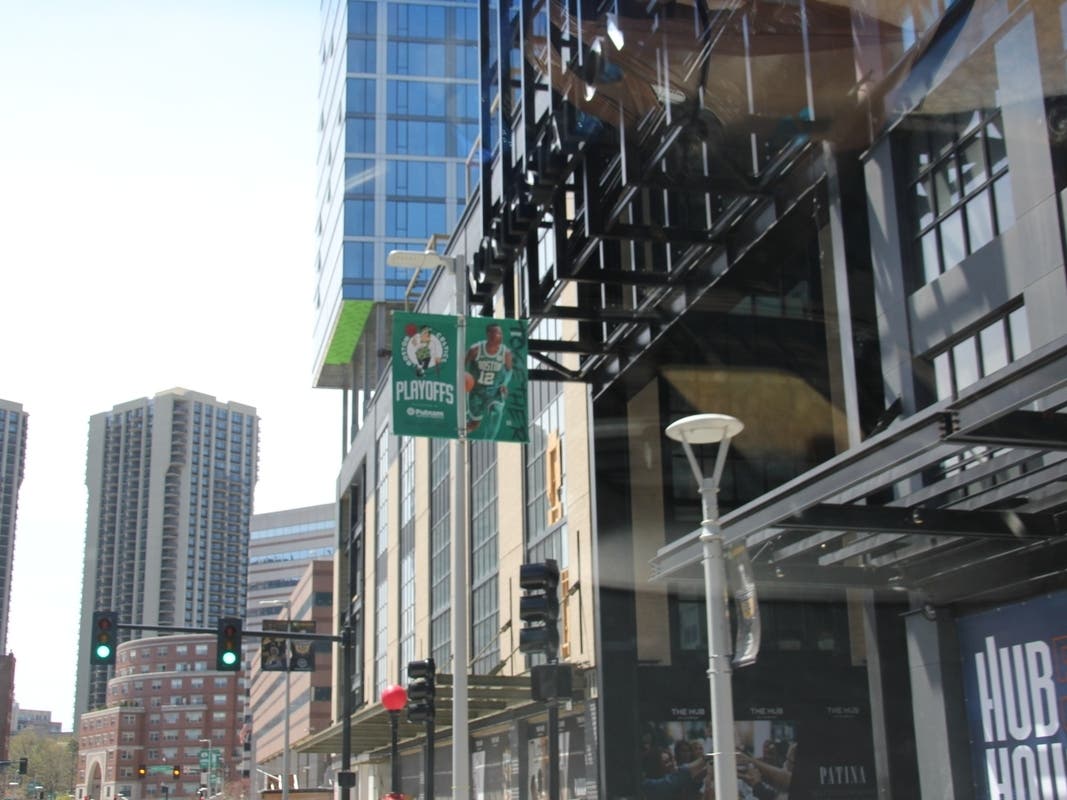 In a nod to their college basketball days, Kim Driscoll and Maura Healey will host an inauguration party at TD Garden.