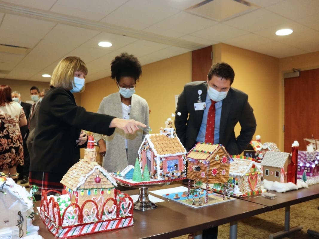 https://patch.com/img/cdn20/users/22913074/20211215/051853/styles/patch_image/public/palos-gingerbread-houses-heerlein-hobson-good___15170953683.jpg