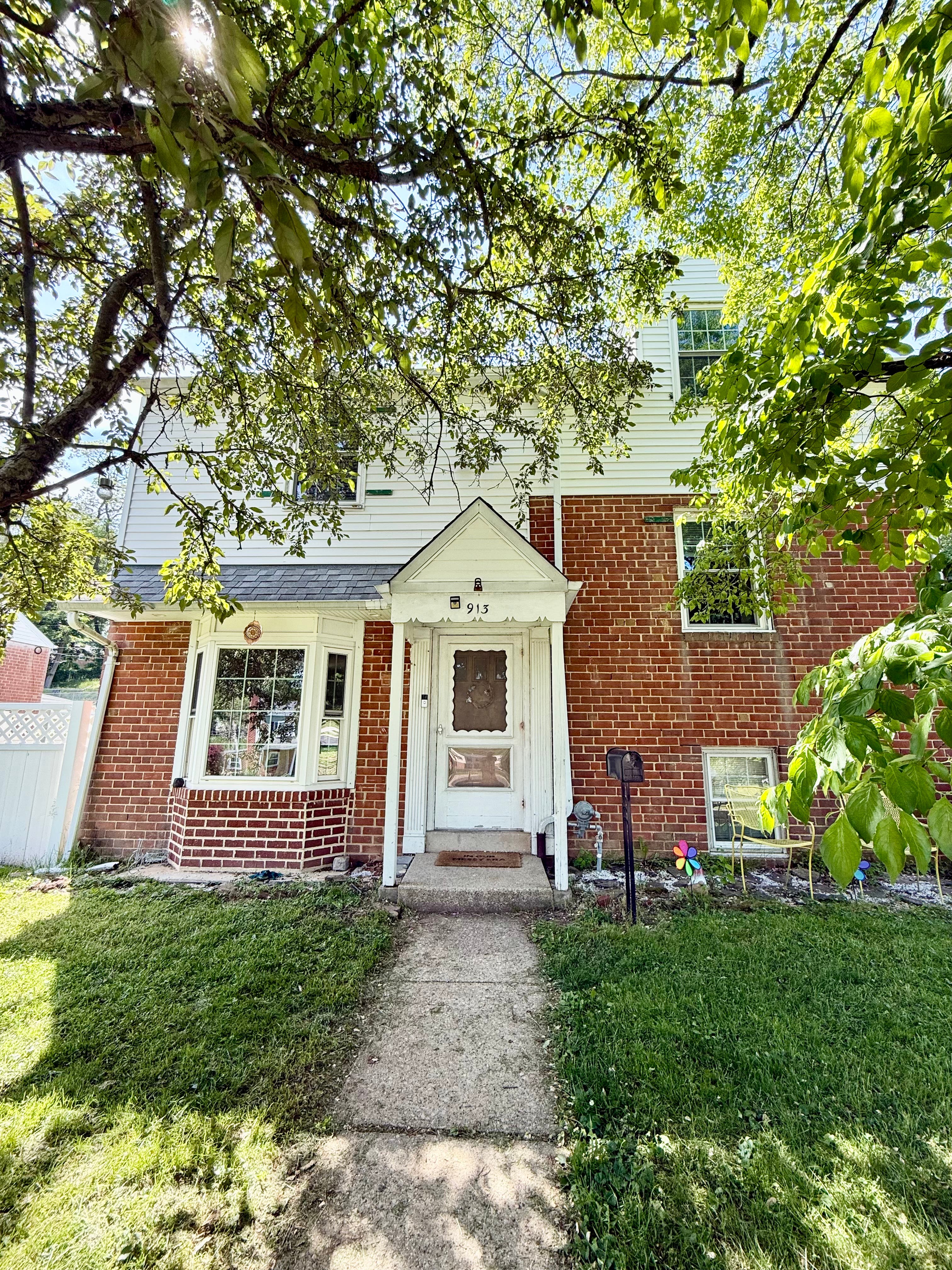 OPEN HOUSE Sat. 11-1 & Sun. 1-4