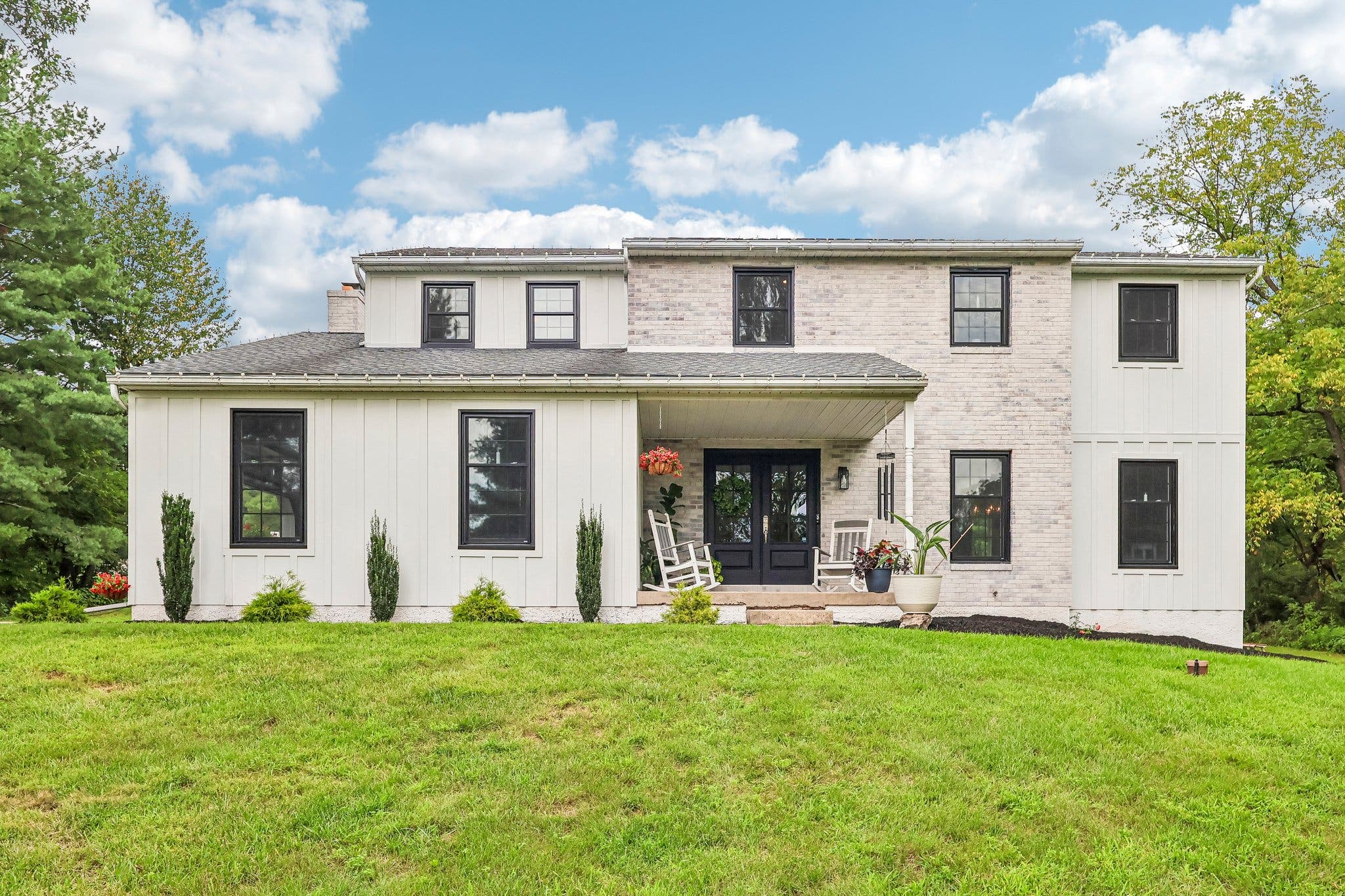 OPEN HOUSE: Sun. 8/23, 12-2
