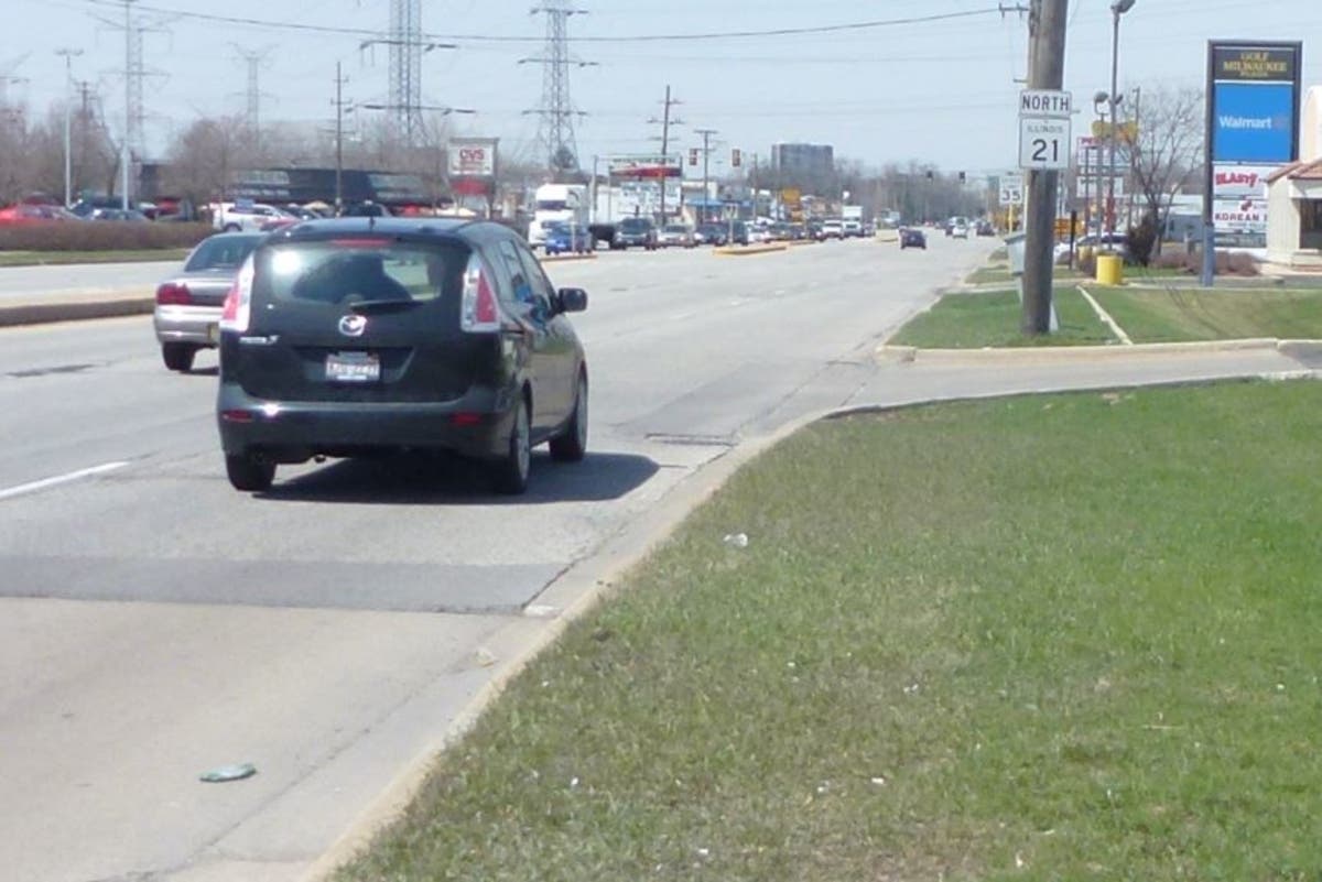 A study found more than 40 percent of sidewalk gaps in Niles were located along major roads.