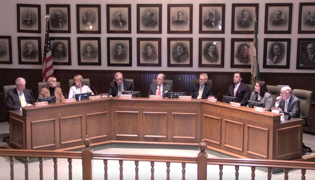 The Lake Forest City Council decided to table a request for a 100-bed facility at Route 60 and Saunders Road.