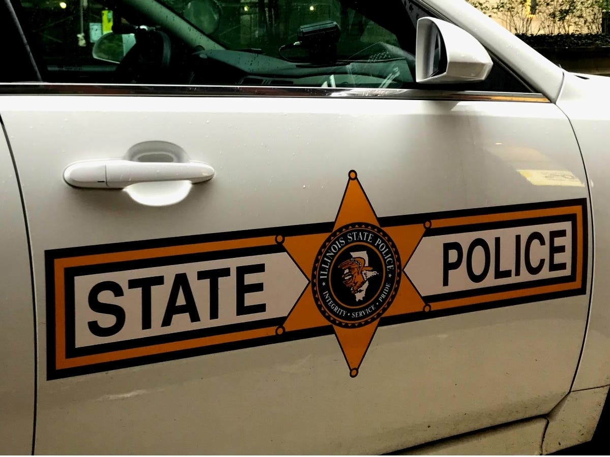 A single-vehicle crash on the northbound lanes of the Edens Expressway killed a 25-year-old man, according to Illinois State Police.