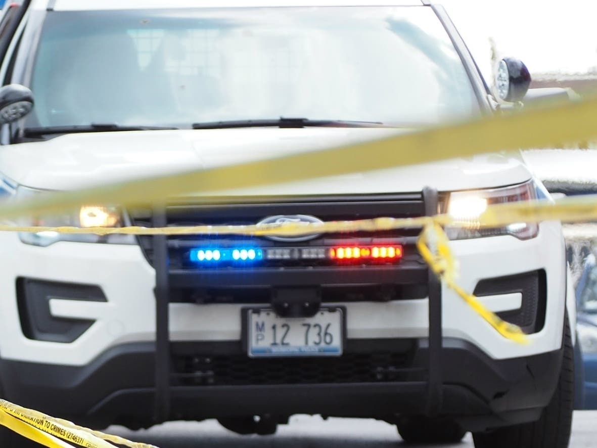 Reports of the incidents and arrests below were provided by the police departments of Glencoe, Northfield, Wilmette and Winnetka between April 16–May 13, 2020.
