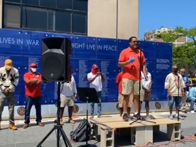 An estimated 1,500 people gathered at Fountain Square in downtown Evanston on June 7, 2020.