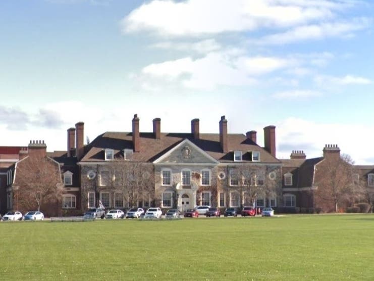 Alumni accused former Lake Forest High School theater teacher David "Dave" Miller of being a sexual predator Friday at a special school board meeting.