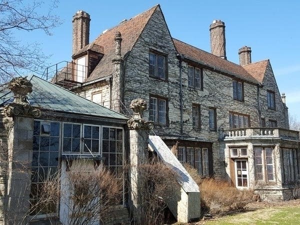 Only one of four responses to a May 2019 request for proposals for the Harley Clarke Mansion and Coach house was ranked "highly qualified." 