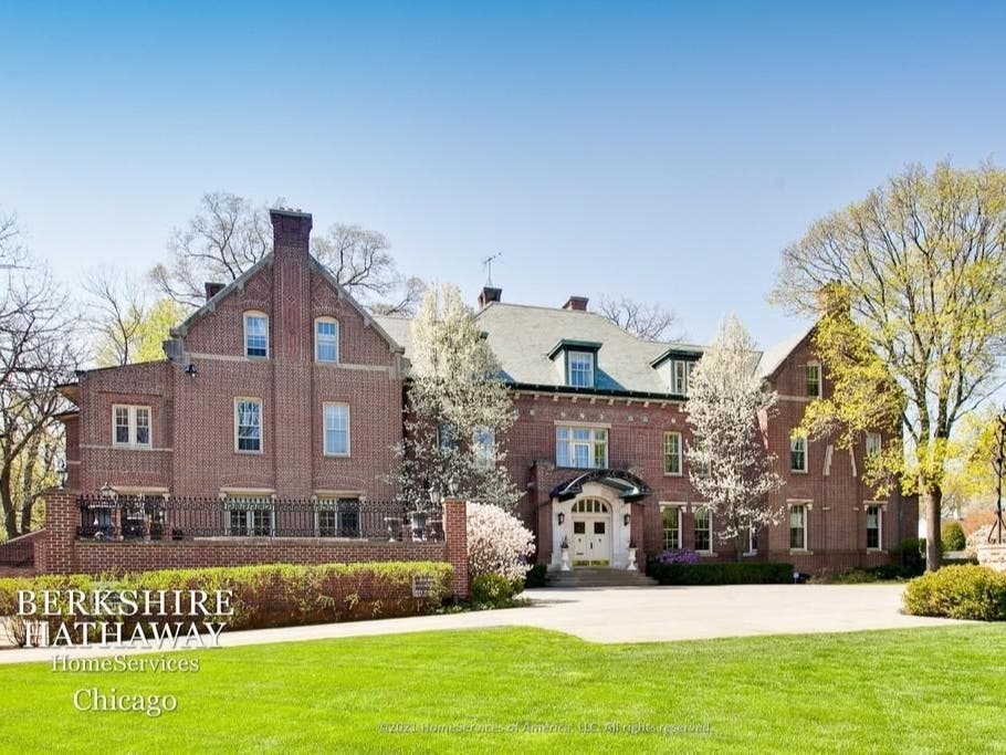 Pair Of Podiatrists Sells Historic Lake Forest Estate - Vimarsana News