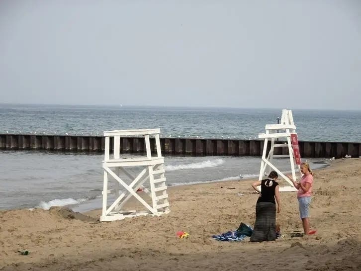 An independent report into the Evanston city officials' handling of allegations of misconduct at the lakefront contained in a July 2020 petition is sharply critical of several since-resigned staff members.