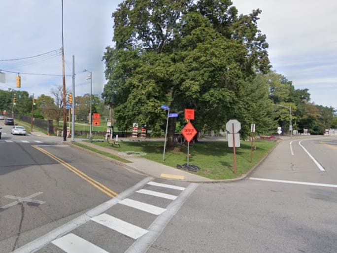 The intersection of South Dallas Avenue and Beechwood Boulevard near the Fern Hollow Bridge.