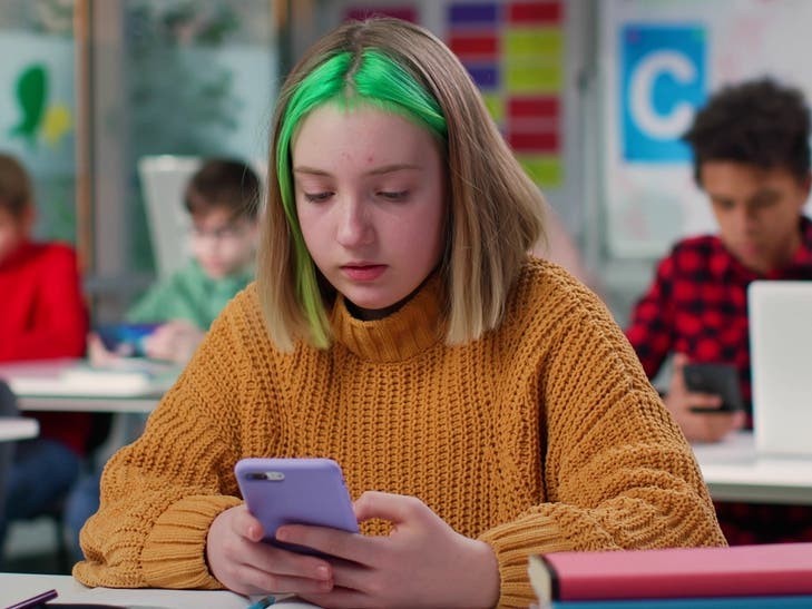 Plans To Ban Cell Phones In PA Schools Advances