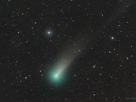 
Comet Leonard — officially, Comet C/2021 A1 — was discovered on Jan. 3 as a faint smudge near Mars, but the giant ice ball is now in the inner solar system and may be visible to the naked eye from Illinois this month.

