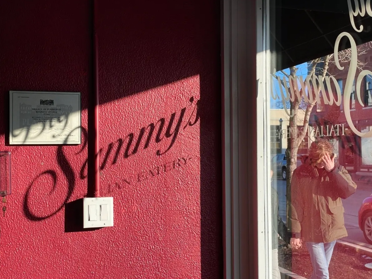 Smack dab in the middle of downtown Plainfield, on Lockport Street, an Italian eatery quietly opened Monday morning. 