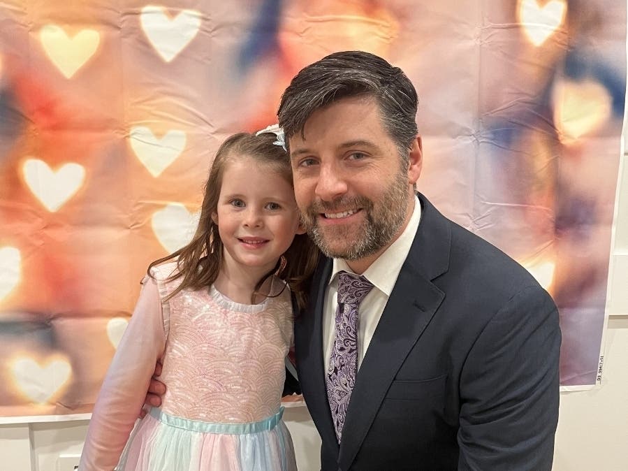 Mike Casey with his daughter Allison at the 2023 Frankfort Park District Daddy Daughter Dance.