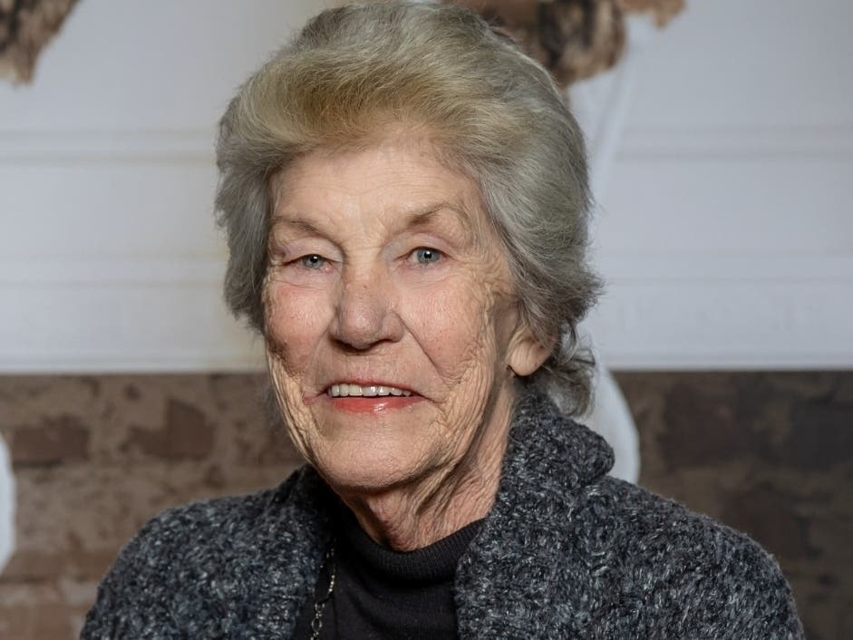 Sue is survived by her daughters, Michelle Baumgardner and Molly Squires (Rose), grandchildren, Allison Prisk and Alex Squires, and many nieces and nephews.