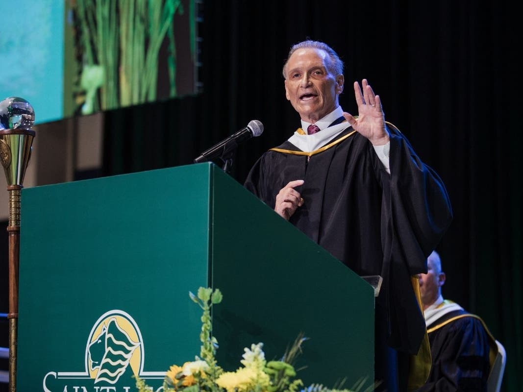Arnie Bellini addresses graduates at 2026 Saint Leo University commencement