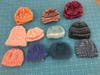 Handmade children's knit caps from the online shop.