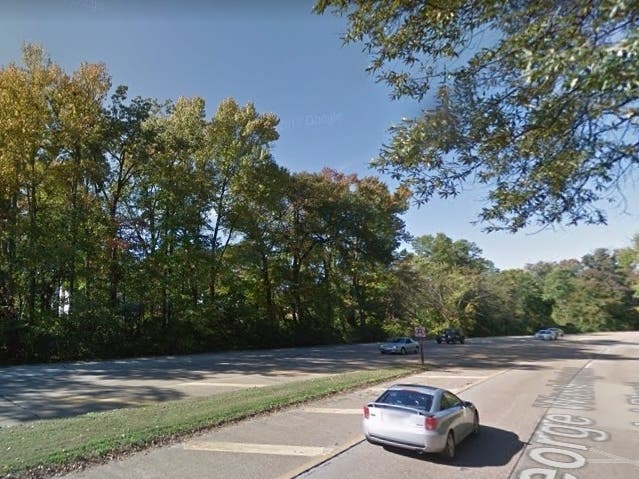 The federal government is studying how safety can be improved on the GW Parkway south of Alexandria City.