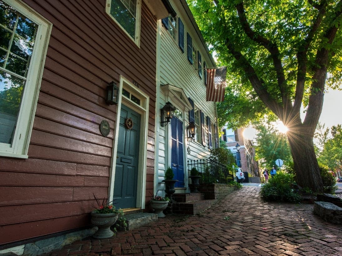 Alexandria's small businesses are adapting to the coronavirus outbreak with to-go options.