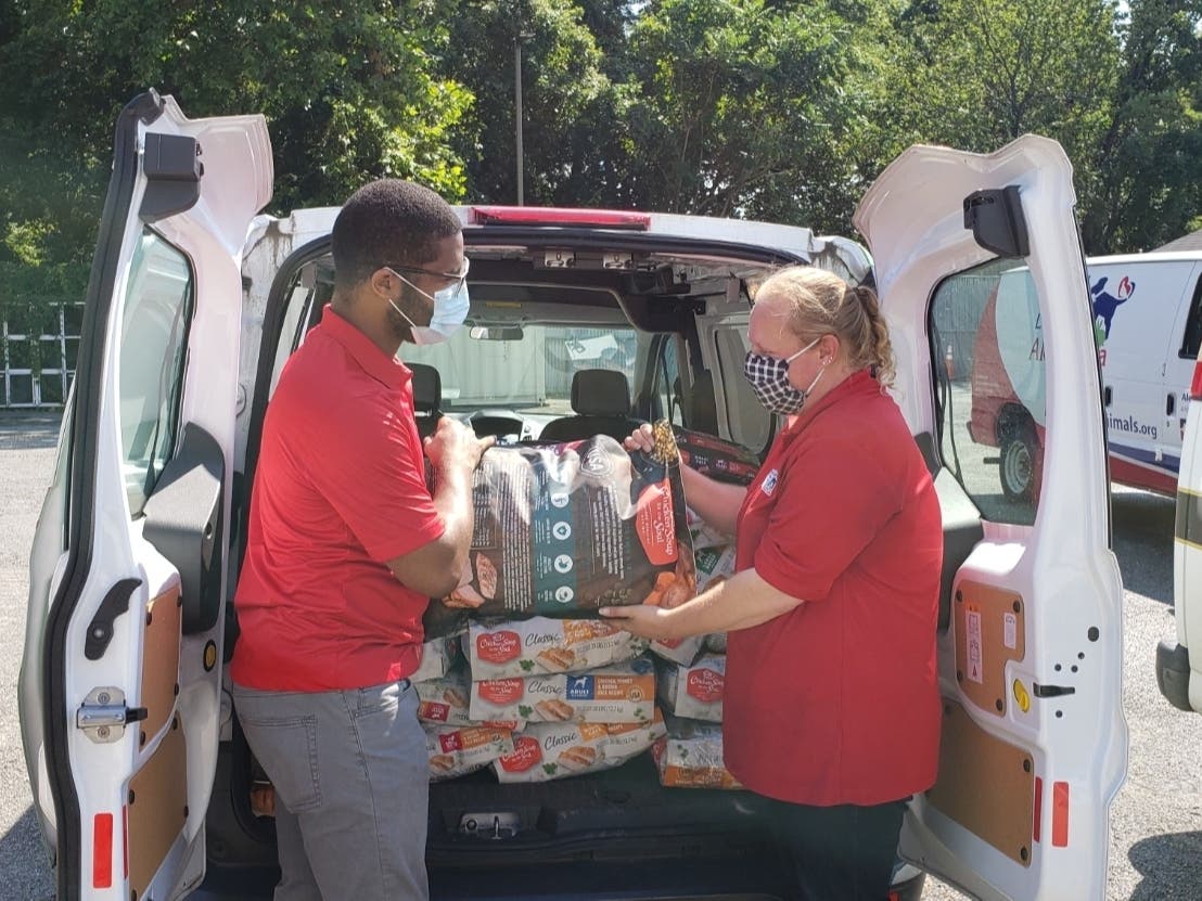 The Animal Welfare League of Alexandria met record demand from pet owners by providing over 40,000 pounds of pet supplies in 2020.