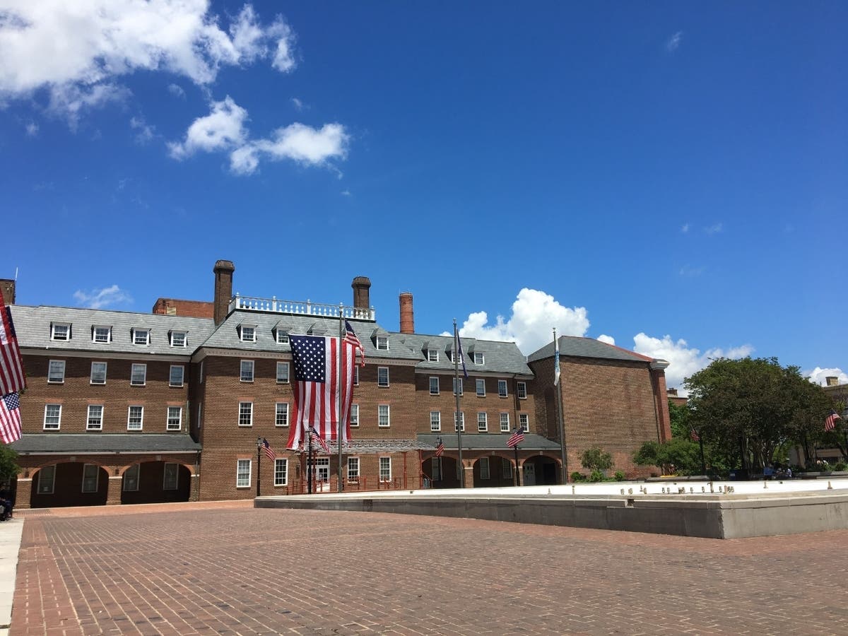 Alexandria City Council adopted an ordinance on April 17 establishing collective bargaining procedures between certain city employees and the city.