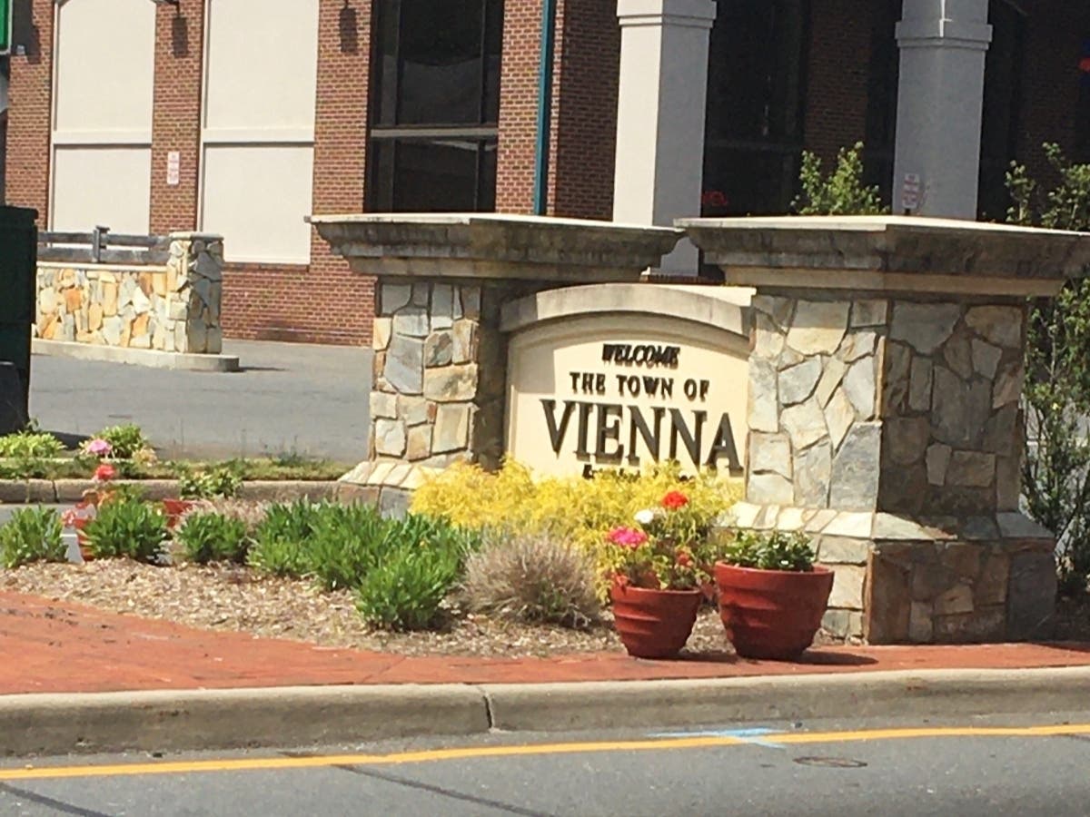 The Town of Vienna is planning a Fall Pop-Up Market at the Vienna Shopping Center in October.