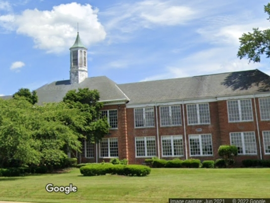 Fairfax County is seeking a food business accelerator and entrepreneurship center as a tenant for the Original Mount Vernon High School.