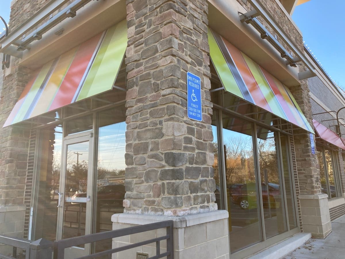 Zoës Kitchen, a Mediterranean fast casual restaurant, closed at the end of November in Vienna.