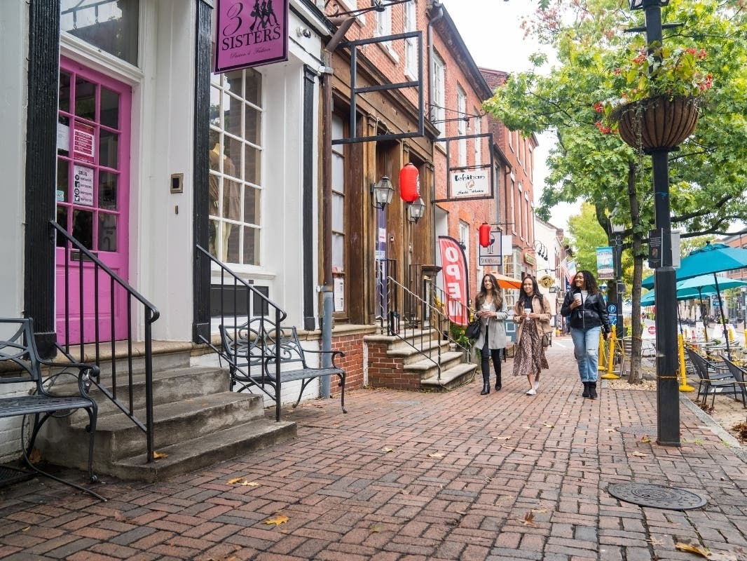 The Alexandria Warehouse Sale returns for a 19th year with significant discounts at participating boutiques around Old Town.