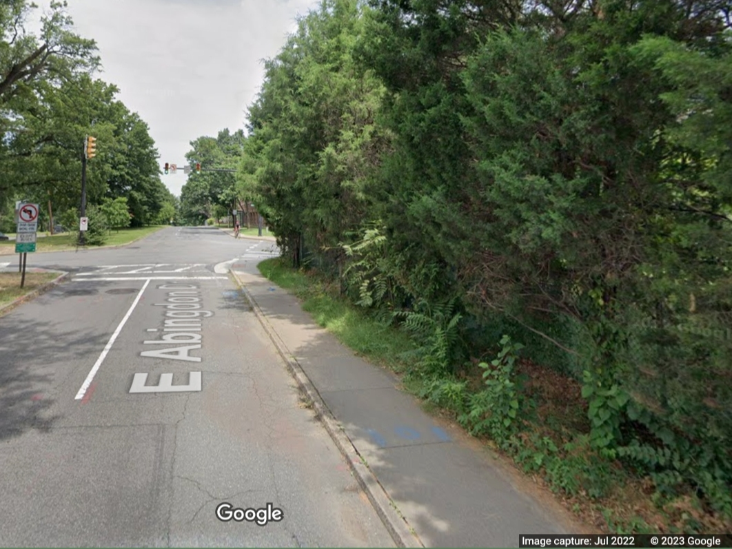 Bike lanes could be added to East Abingdon Drive in Alexandria to provide continuity on the Mount Vernon Trail where a gap exists.