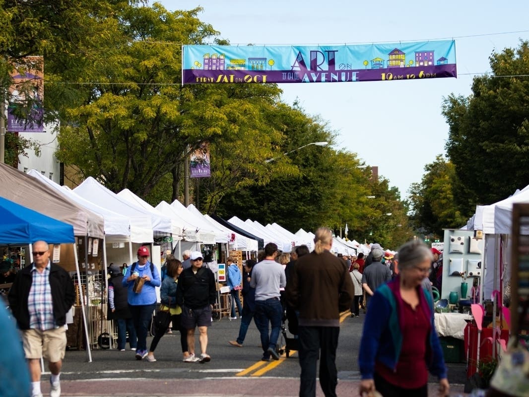 Art on the Avenue is one of the top fall events happening in Alexandria.