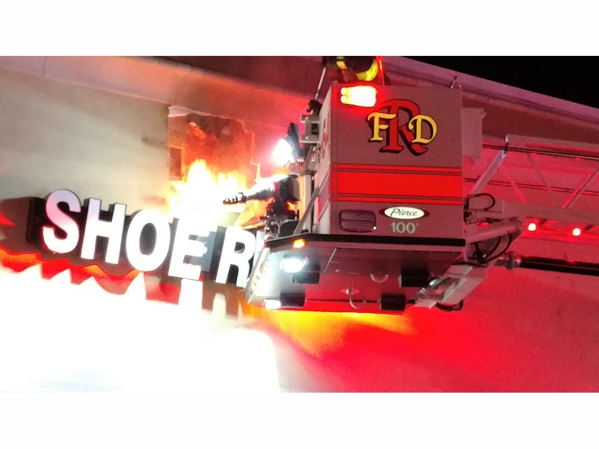 https://patch.com/img/cdn20/users/22925010/20170717/030402/styles/raw/public/processed_images/cross_creek_commons_facade_fire-1500317862-519.jpg