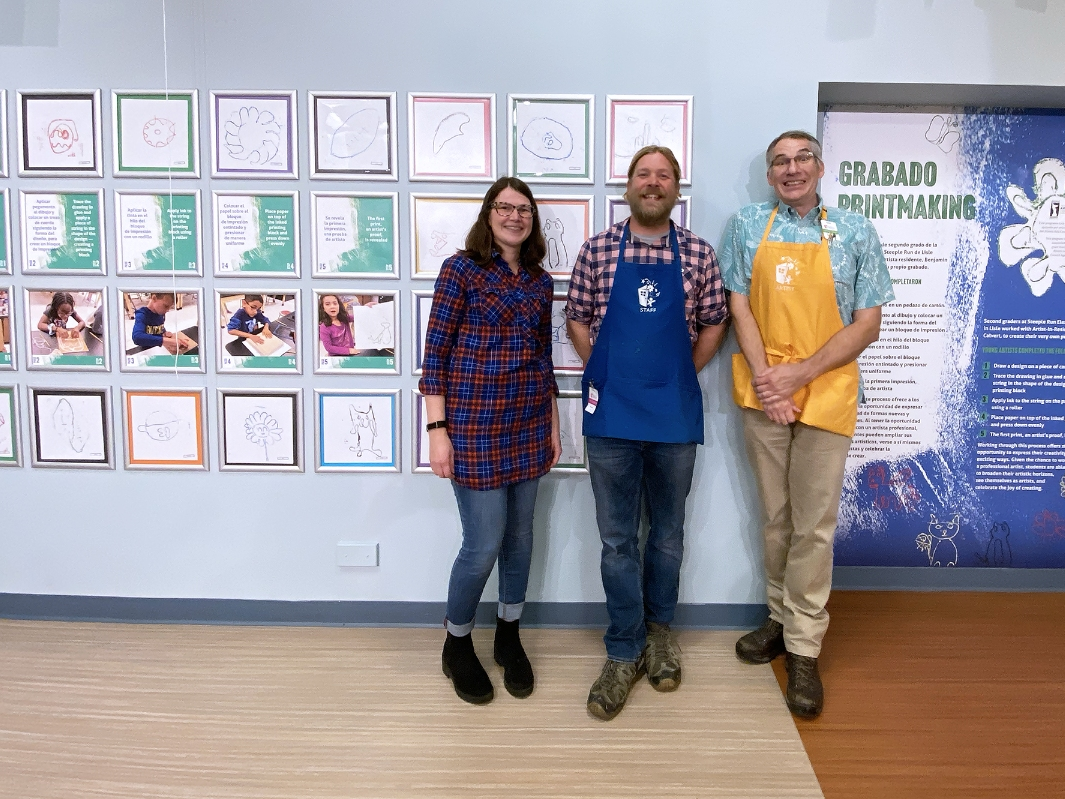 Steeple Run Elementary Laura Dostal, DuPage Children's Museum Arts and Maker Specialist Dustin Thacker and artist Benjamin Calvert worked with local second grade students make prints featured in the museum's new Good Show! Gallery. 