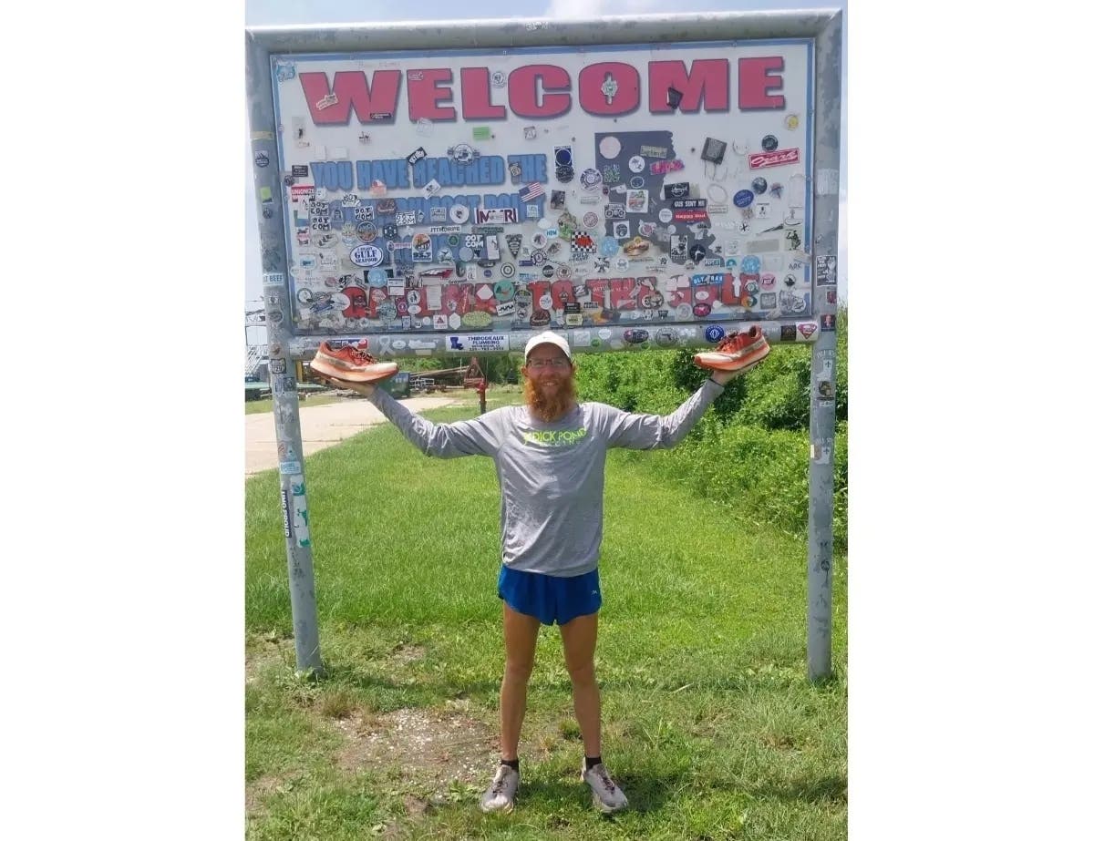 This week, we revel in good news that includes the story about Grant Bell, a teacher who raised money for cancer research by running the Mississippi River. 