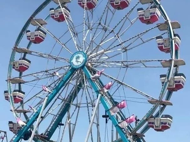 See the carnival hours, music lineup and more for the 2026 Naperville Jaycees Last Fling. 