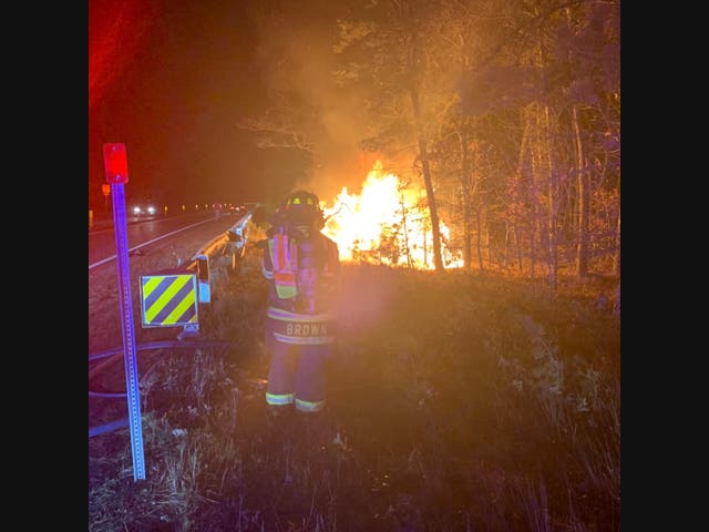 Off-Duty Firefighter And Bystander Pull Driver From Burning Car ...