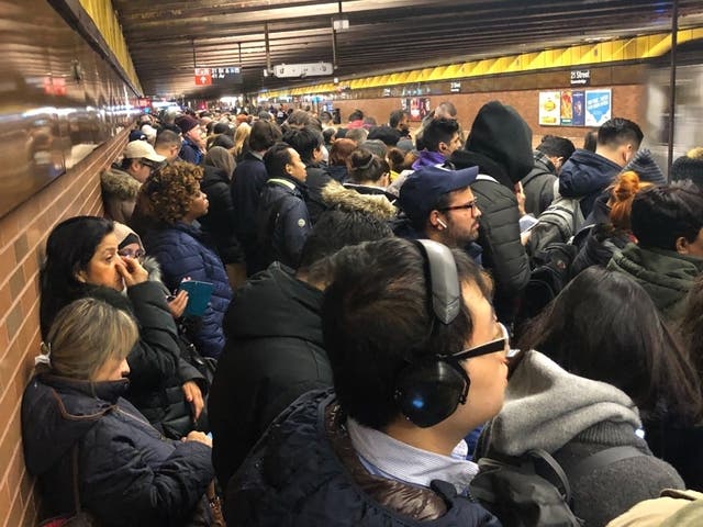 MTA Subway Delays: Signal Problems Stall Monday Morning Commutes | New