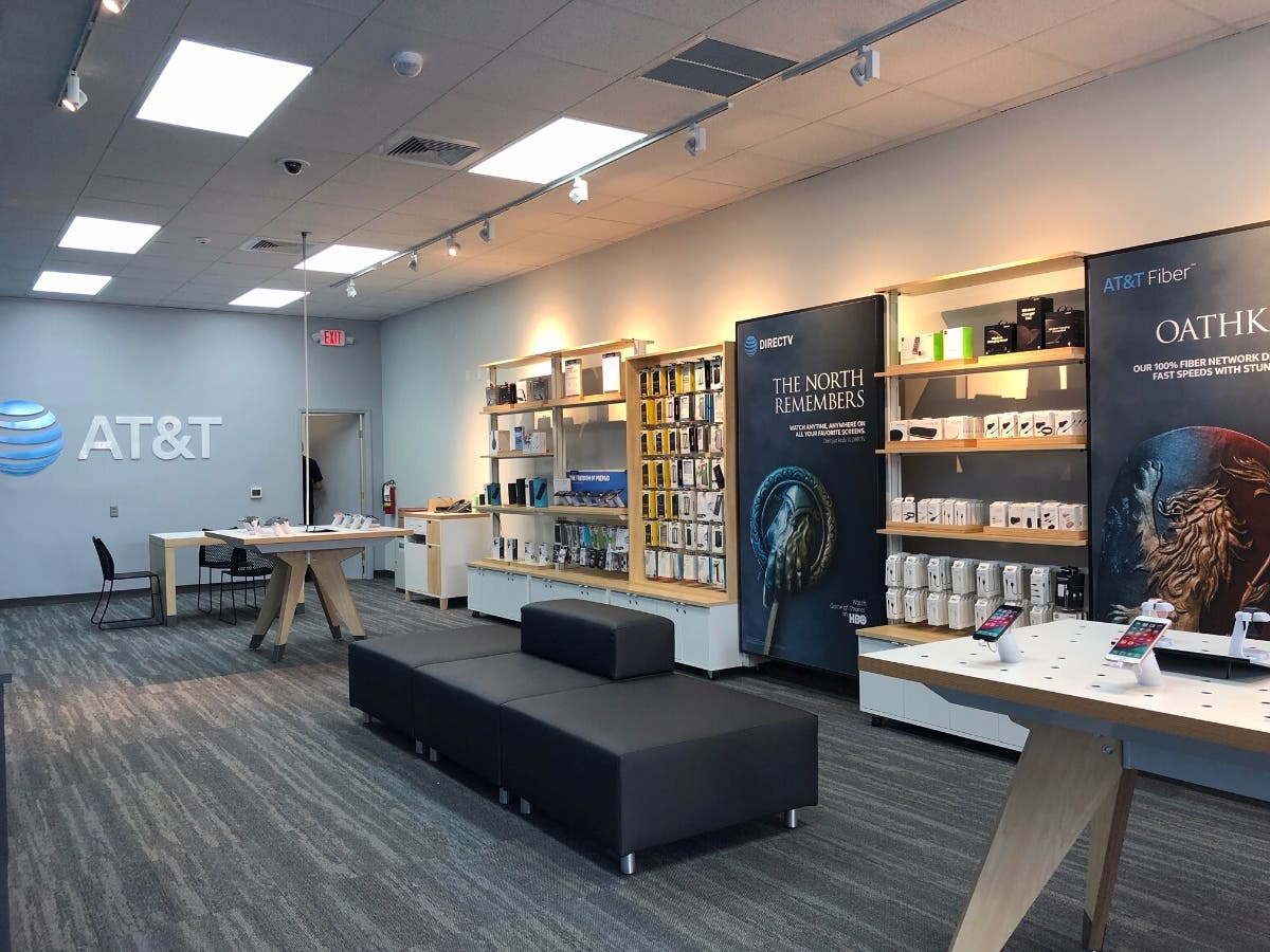 First South Florida AT&T Retail Studio Opens in Miami Gardens | Miami ...